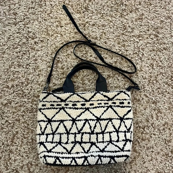 Universal Thread Jacquard Paxton Crossbody Tote - Picture 1 of 6
